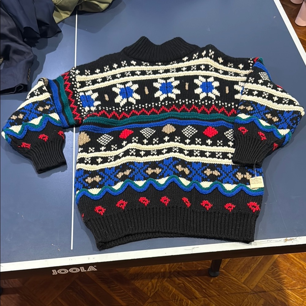 Cozy Black Patterned Turtleneck Sweater